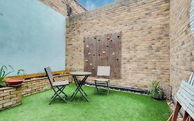 Spacious 2 Bed 2 Bath Kings Cross Apartment